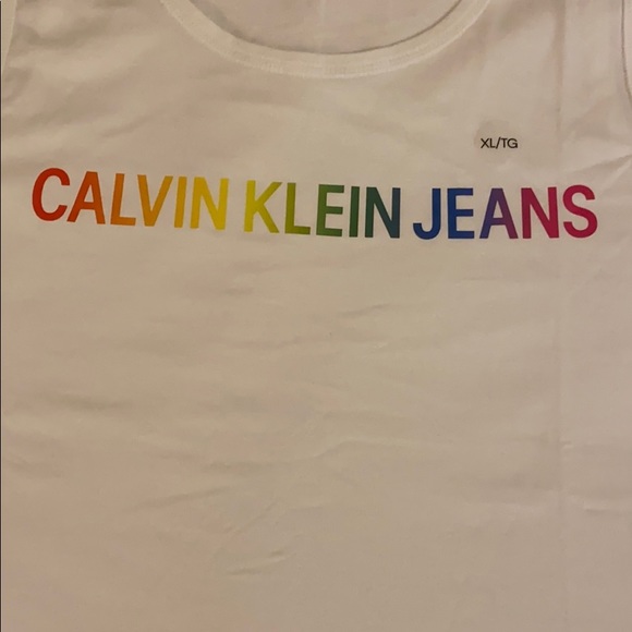 Calvin Klein men Sleeveless - Picture 2 of 7